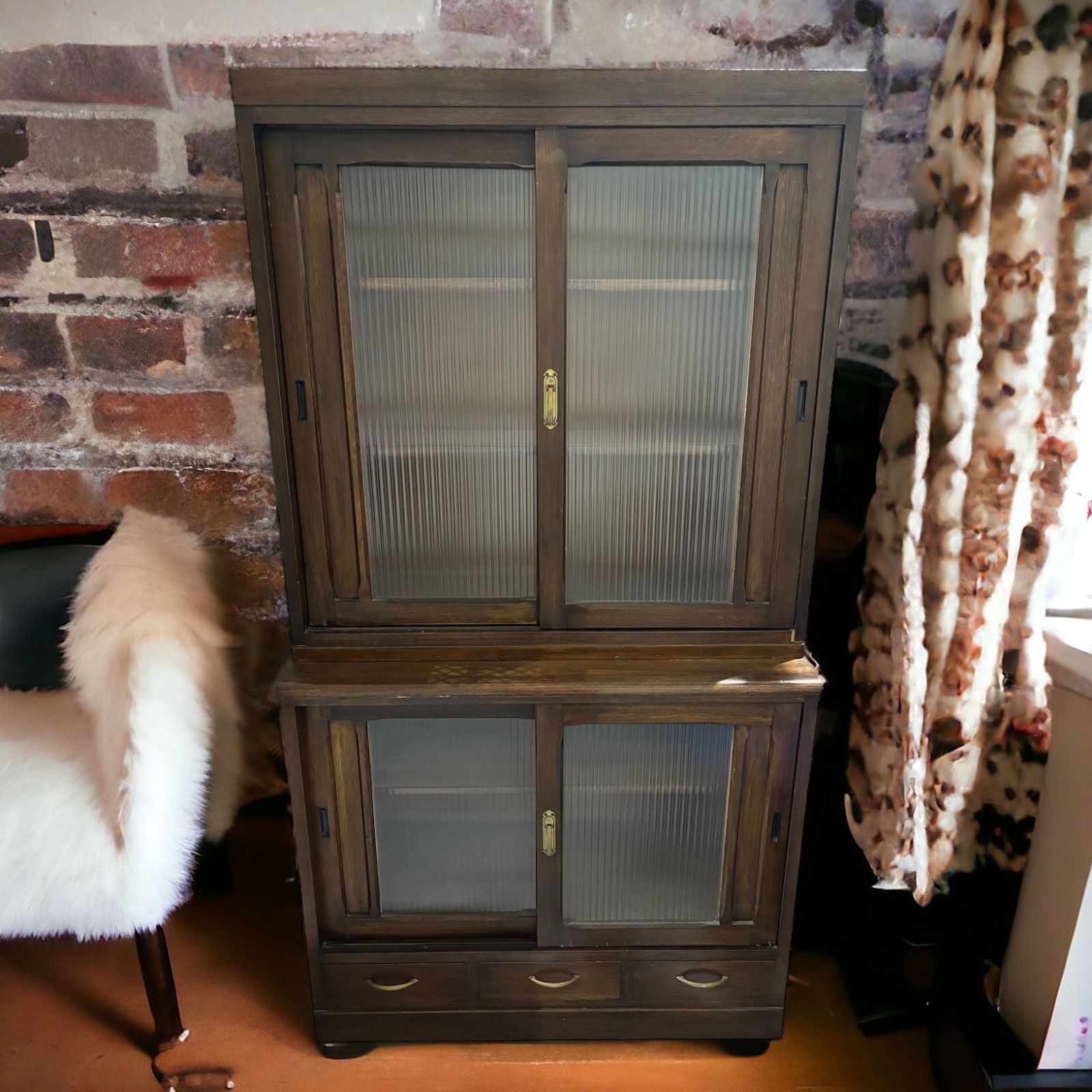 ヴィンテージ 木製本棚  モールガラス ガラスキャビネット 食器棚 古家具 ヴィンテージ 木製本棚 モールガラス ガラスキャビネット 食器棚 古