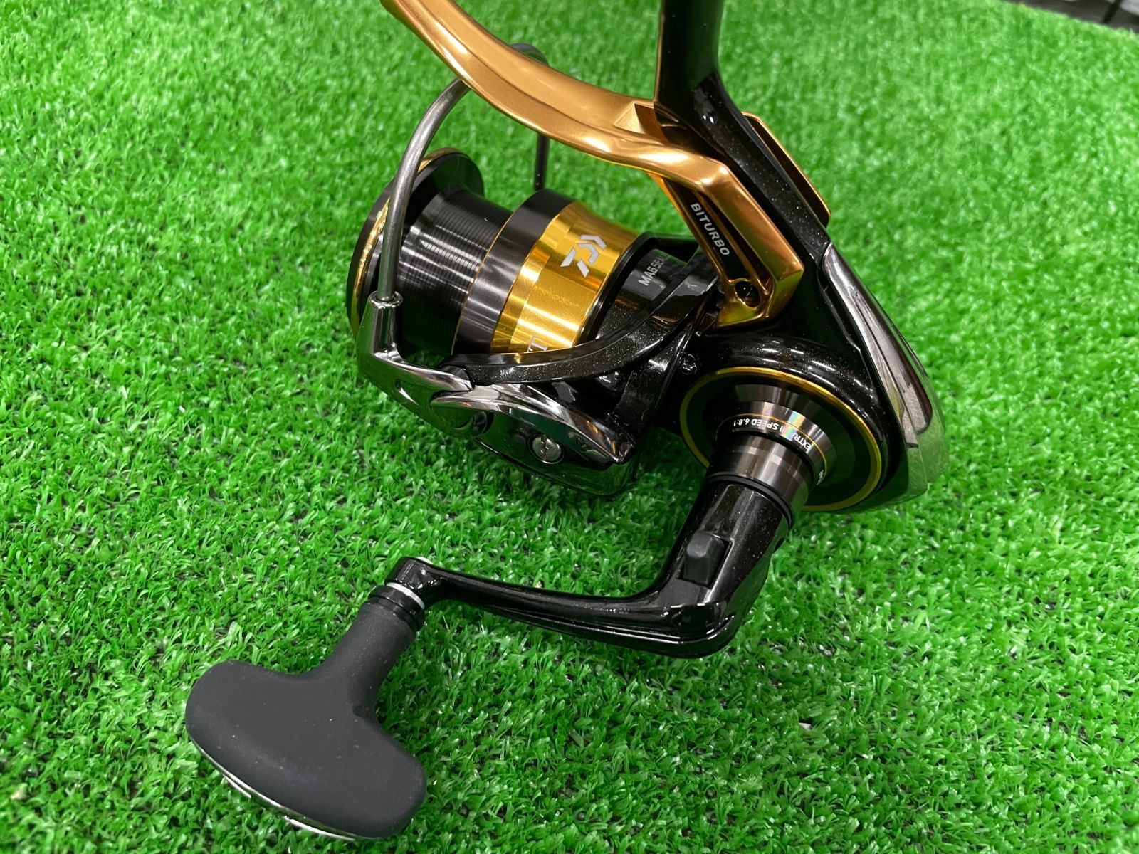 大東店 ダイワ 22トーナメントISO 2500XH-LBD - メルカリ