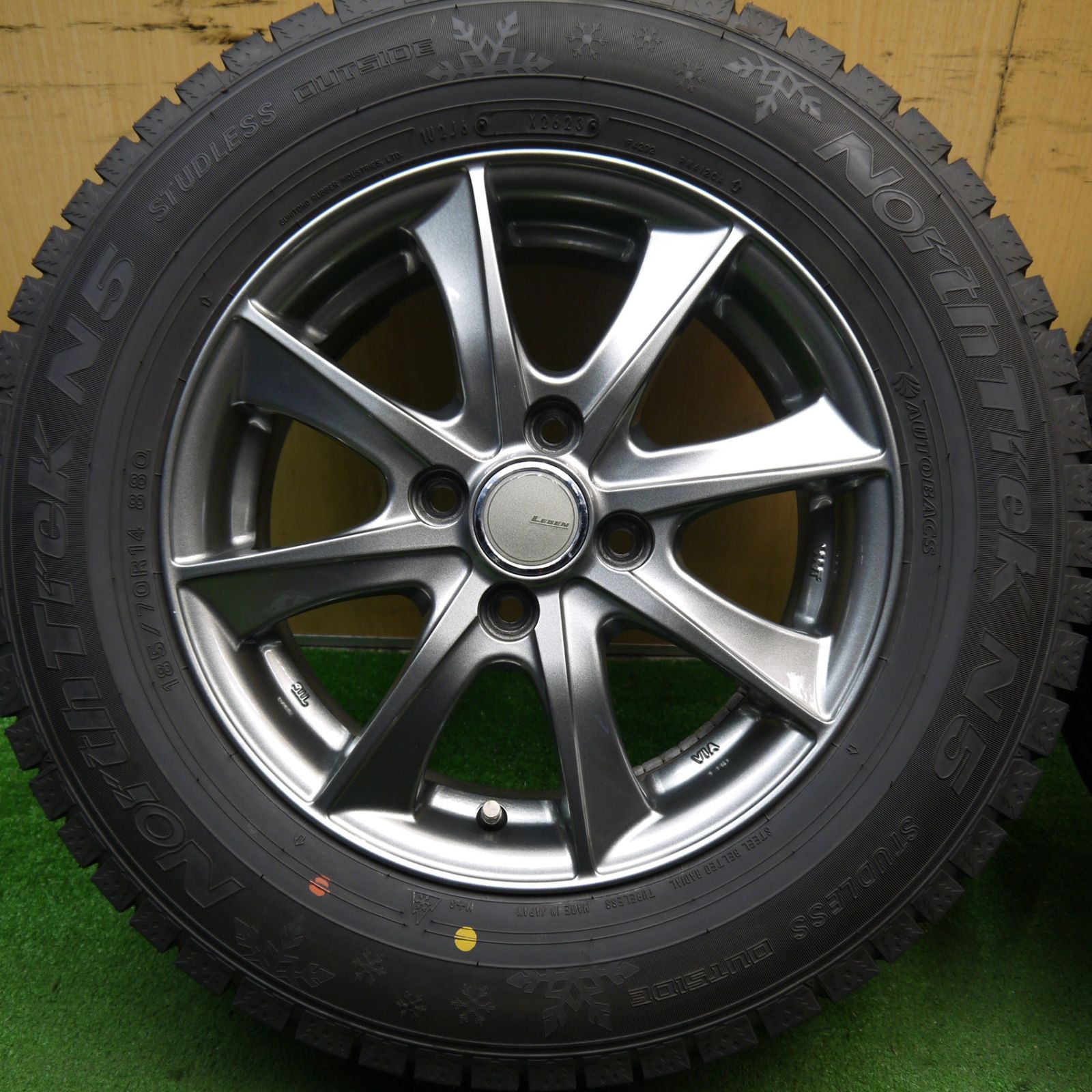 バリ溝！23年！キレイ！ほぼ10分☆スタッドレス 185/70R14 