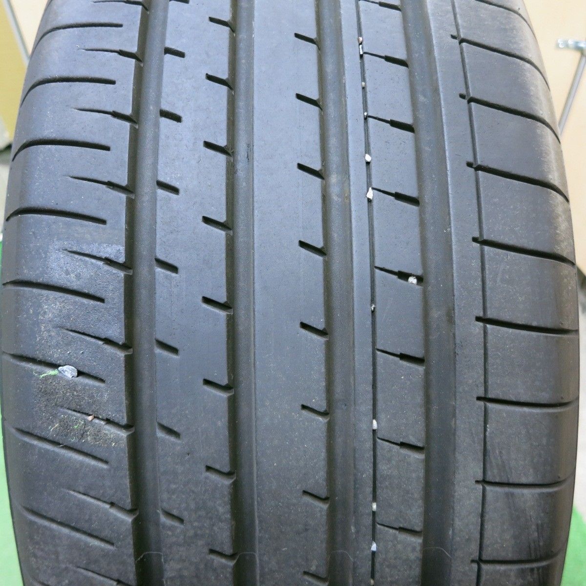 バリ溝 22年 9.5分 1本 235|55R18 ヨコハマ BluEarth-XT AE61 タイヤ 18インチ ハリアー レクサス NX 等 5043003ナノタ