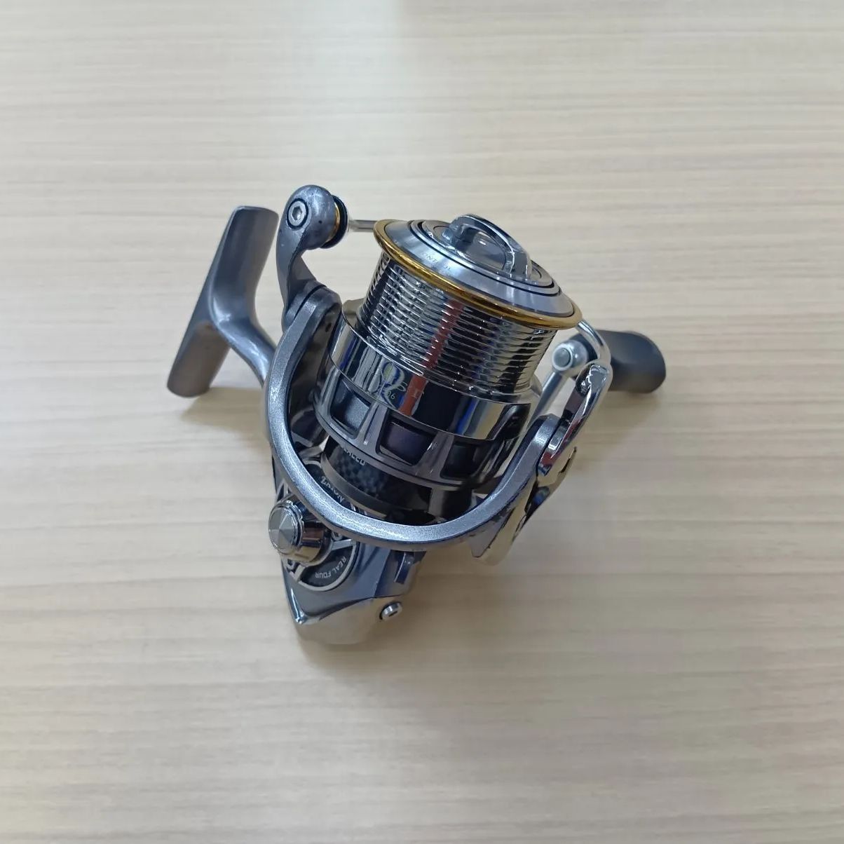 Daiwa EXIST 2506 ダイワ スピニングリール イグジスト 055281 中古品