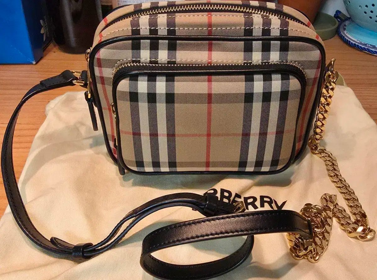 Burberry(バーバリー) チェック カメラバッグ クロスバッグ ＋ チェーン