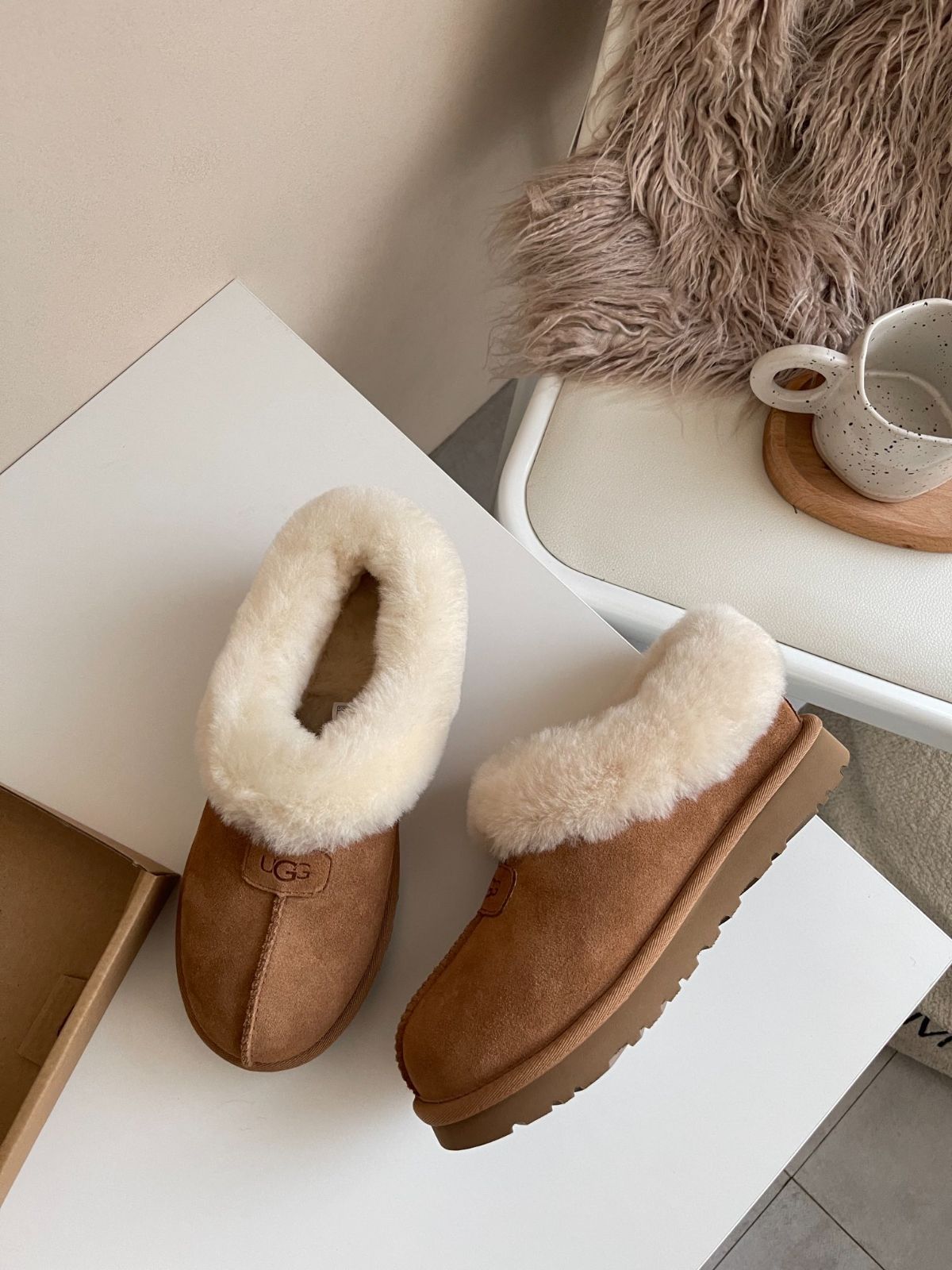 UGG アグ TAZZETTE 厚底 24CM - サンダル