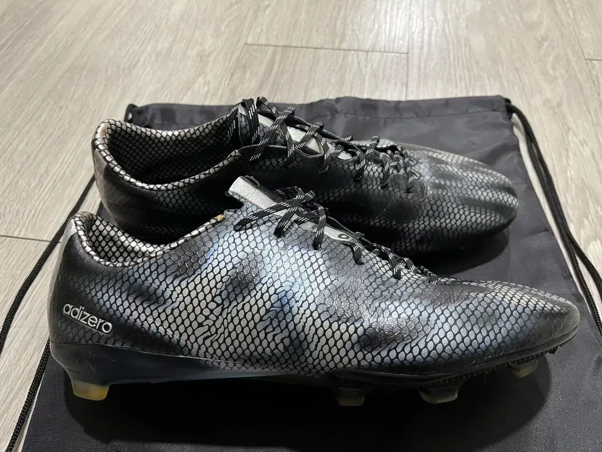 adidas アディダス