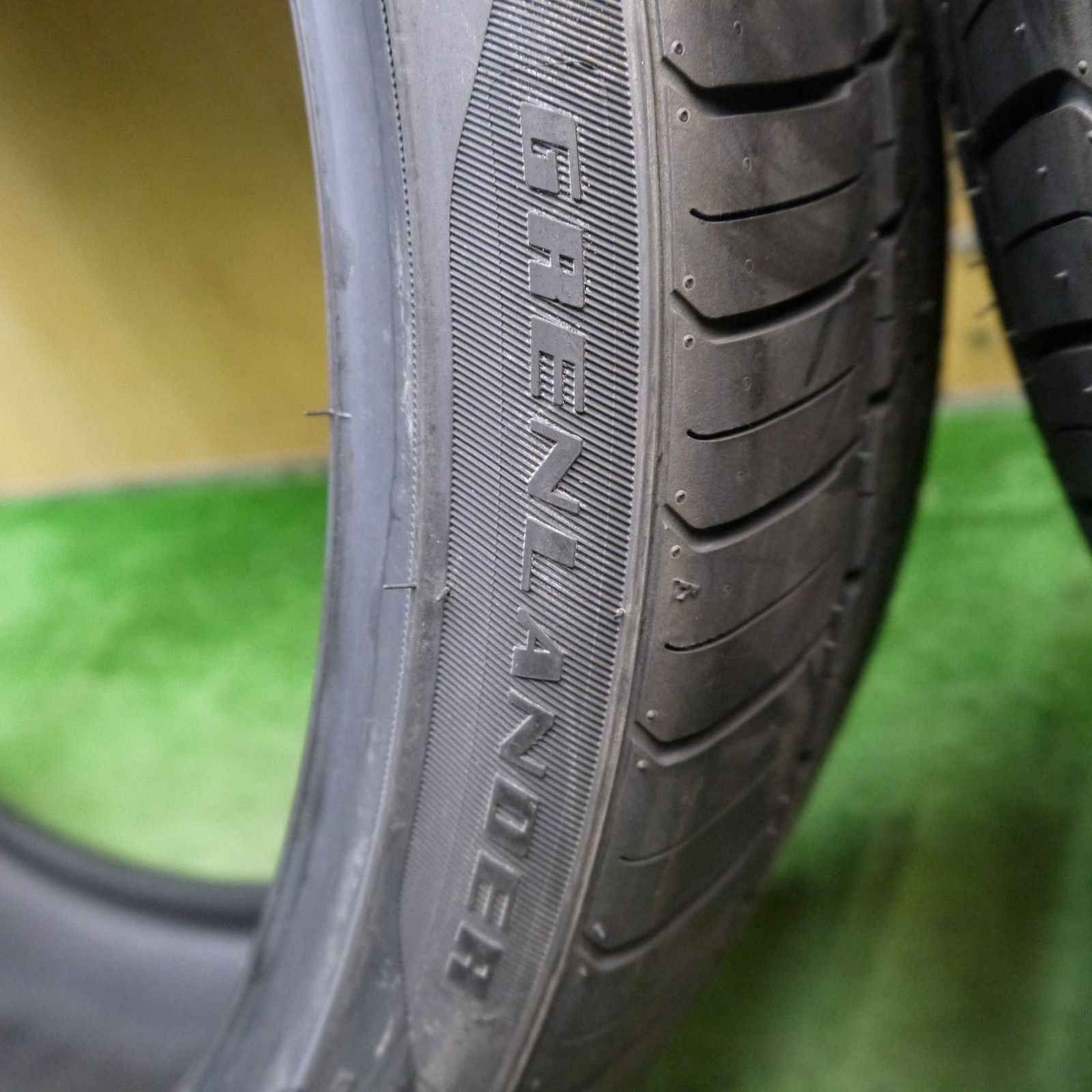 送料無料！ 23年 2本 265 30R22 グリンランダー L-ZEAL56 タイヤ 22インチ ポルシェ パナメーラ カイエン ハリアー 等 5081811Hノタ 当店人気NO.1。