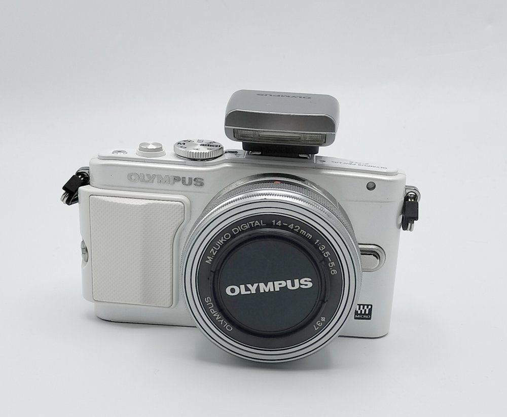 中古 OLYMPUS PEN lite E-PL6 ミラーレス一眼カメラ