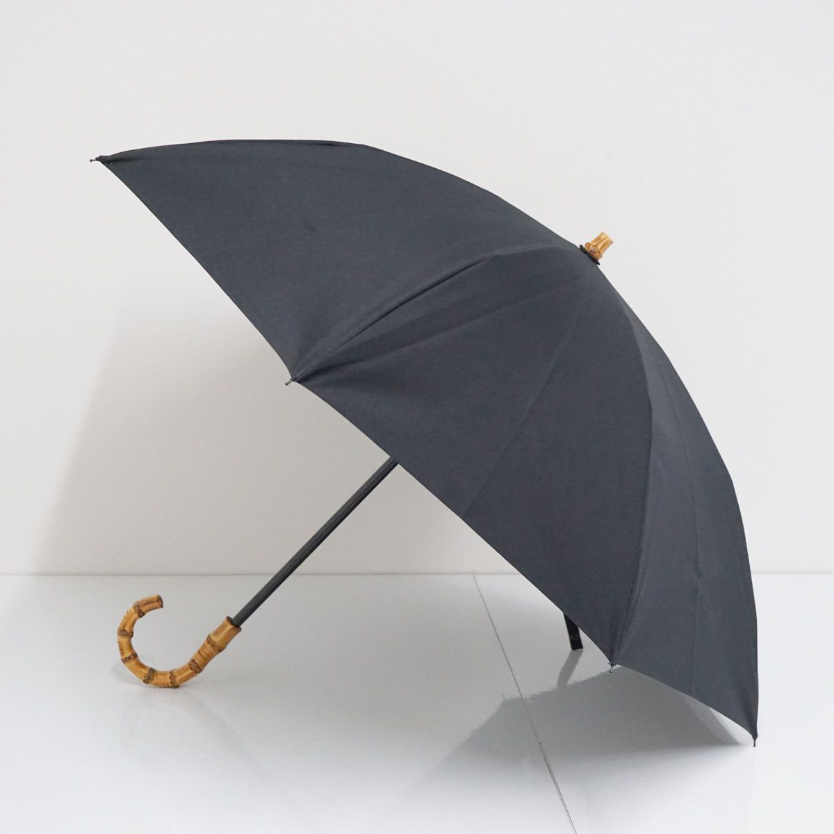 美品 untule アントゥーレ 2段2WAY 折りたたみ日傘 完全遮光100% 2段2WAY 折りたたみ日傘(50cm)/バイカラー | untule（アン