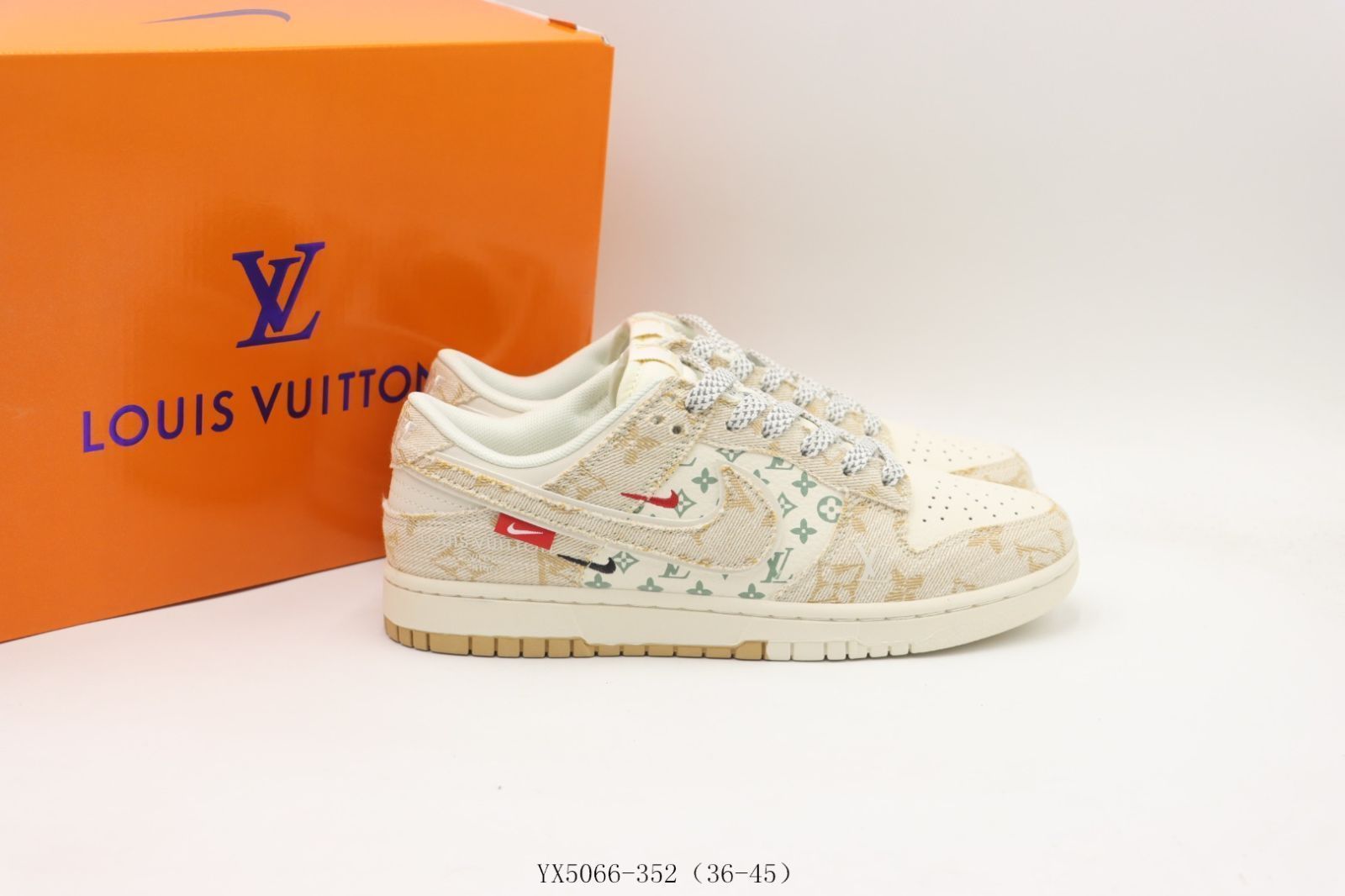 ホワイトカーキルイ VuittonYX