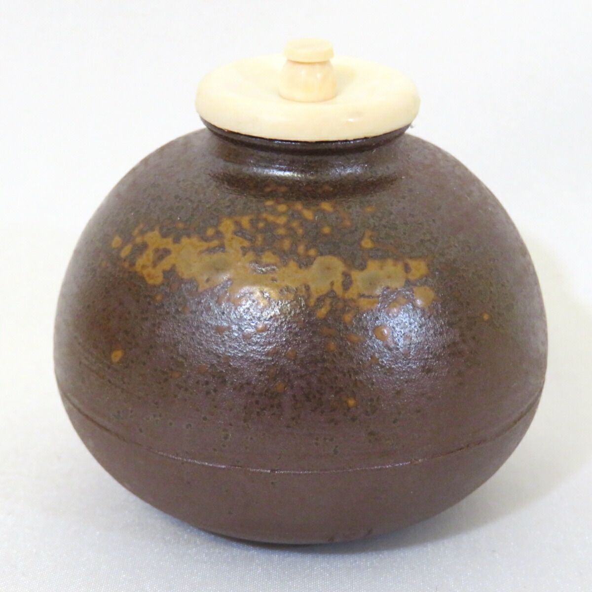 十月の特売品】木村陶峰作 備前焼 胡麻 唐物写 茄子茶入 高台寺金襴 茶道具【中古 美品】 - メルカリ