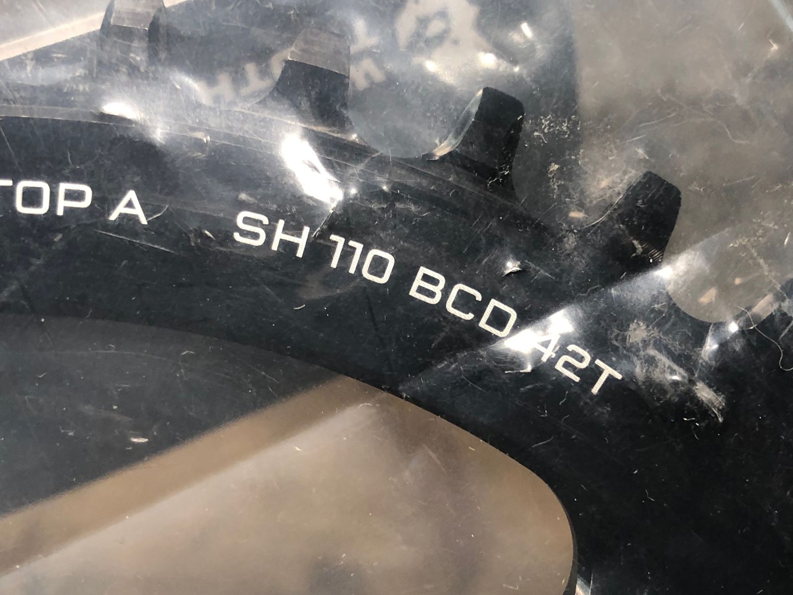 ウルフトゥース WOLF