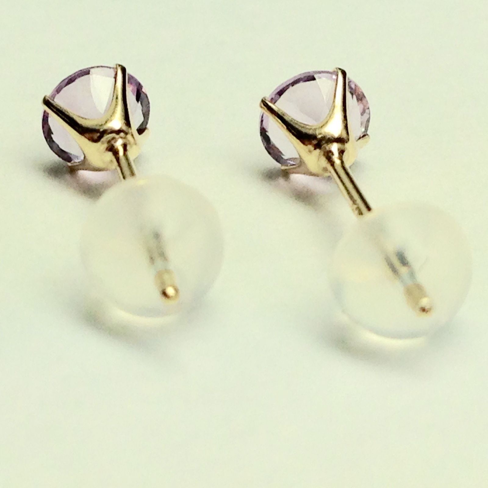 キャンディカラーのピアス【アメジスト】 トーカティブの“バイカラー