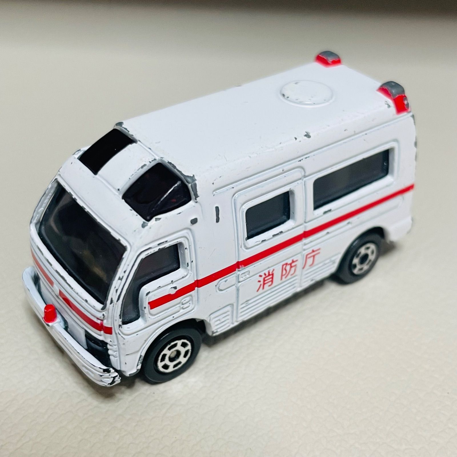 TOMICA トミカ 消防庁 救急車 白 ミニカー - メルカリ TOMICA トミカ 消防庁 救急車 白 ミニカー - メルカリ