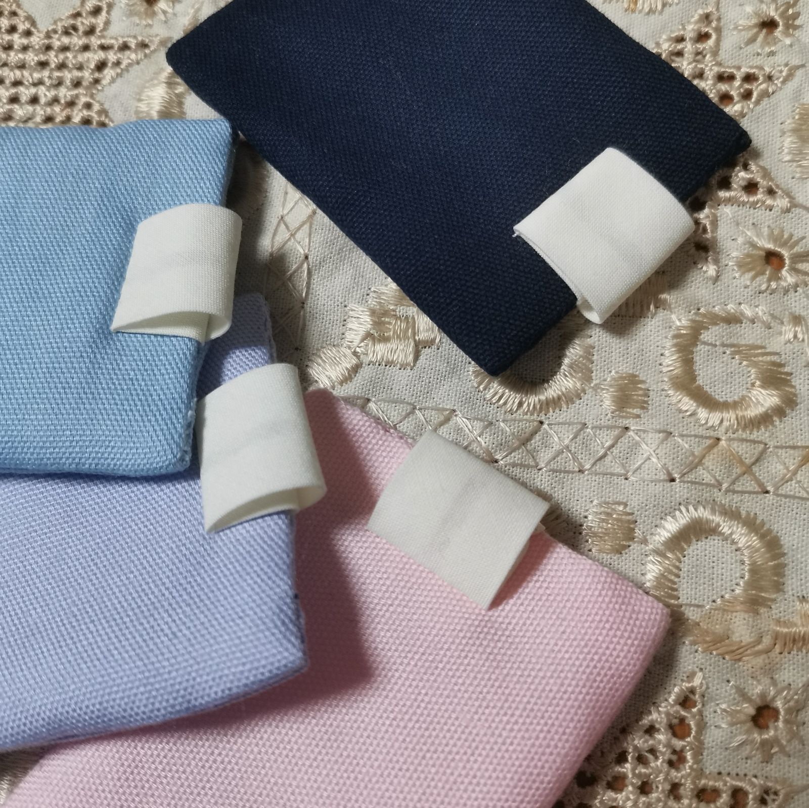 手刺繍入り園章台 名札台 通園 チューリップ - メルカリ