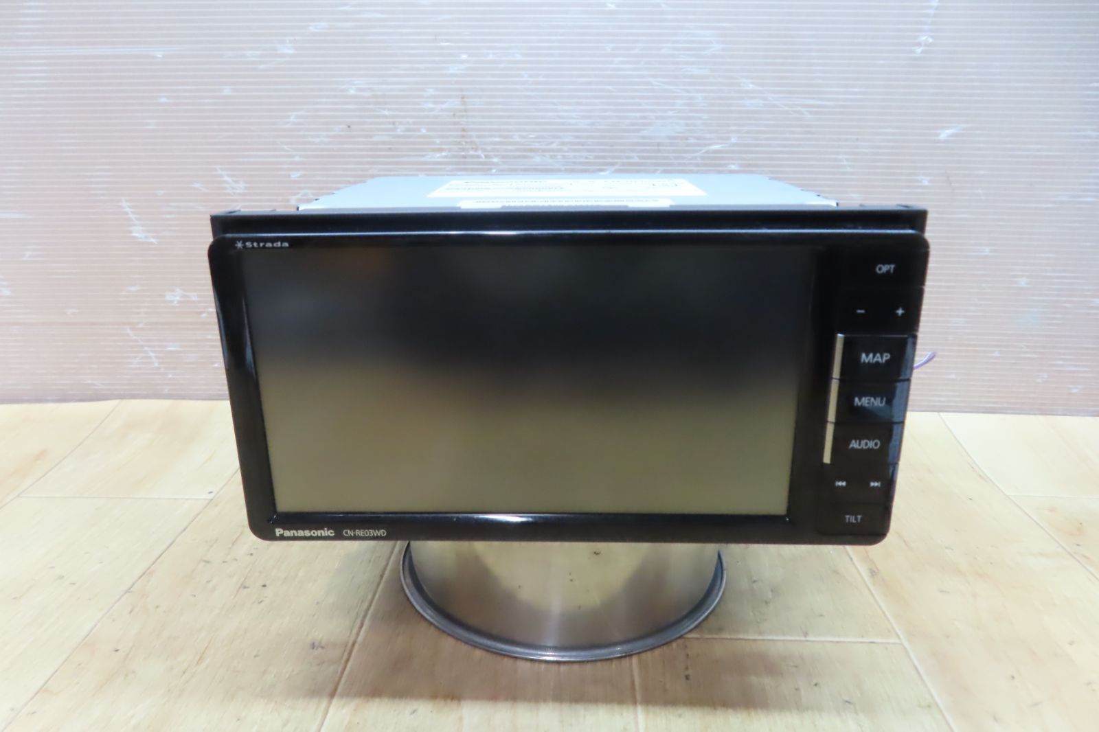 動作保証付★A1637/パナソニック ストラーダ　CN-RE03WD　SDナビ　地デジTVフルセグ　Bluetooth内蔵　CD、DVD再生OK