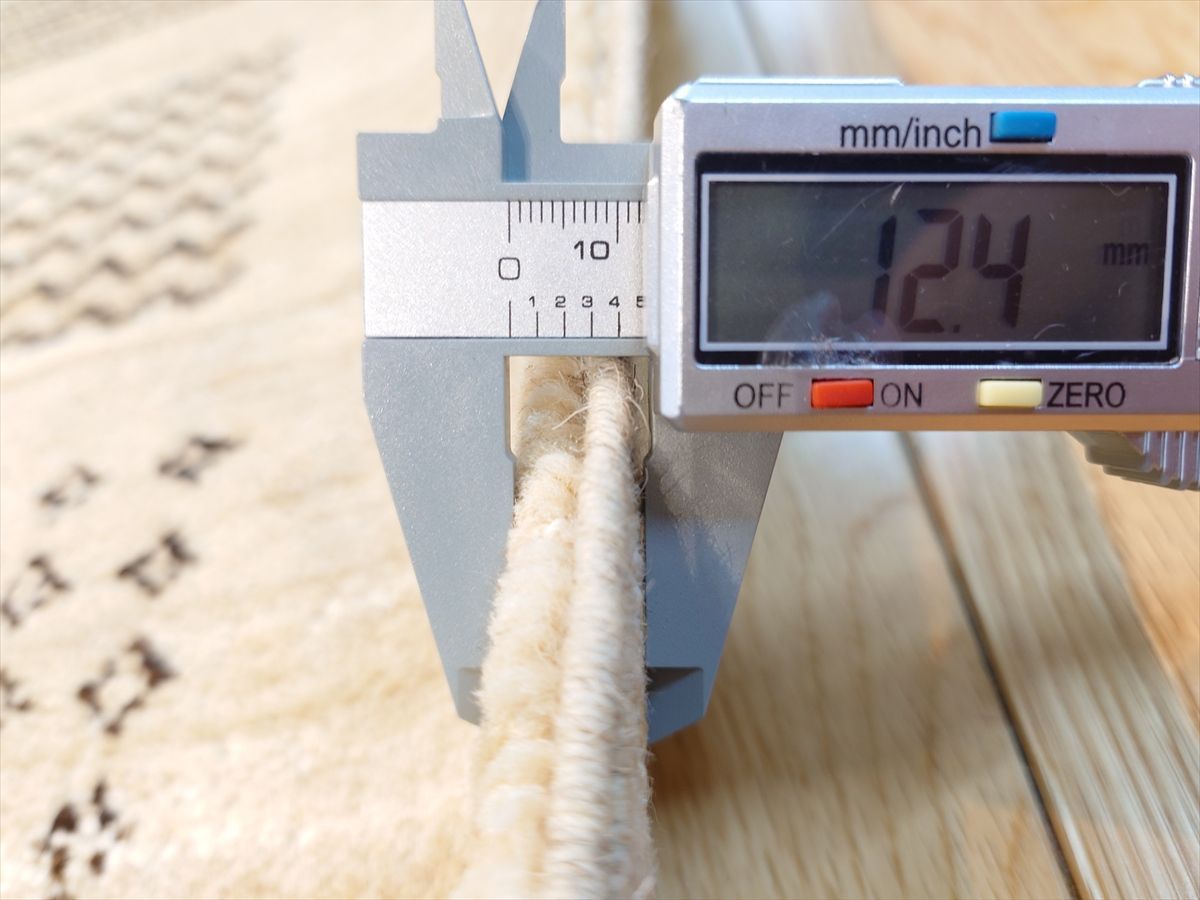 無染めのウール