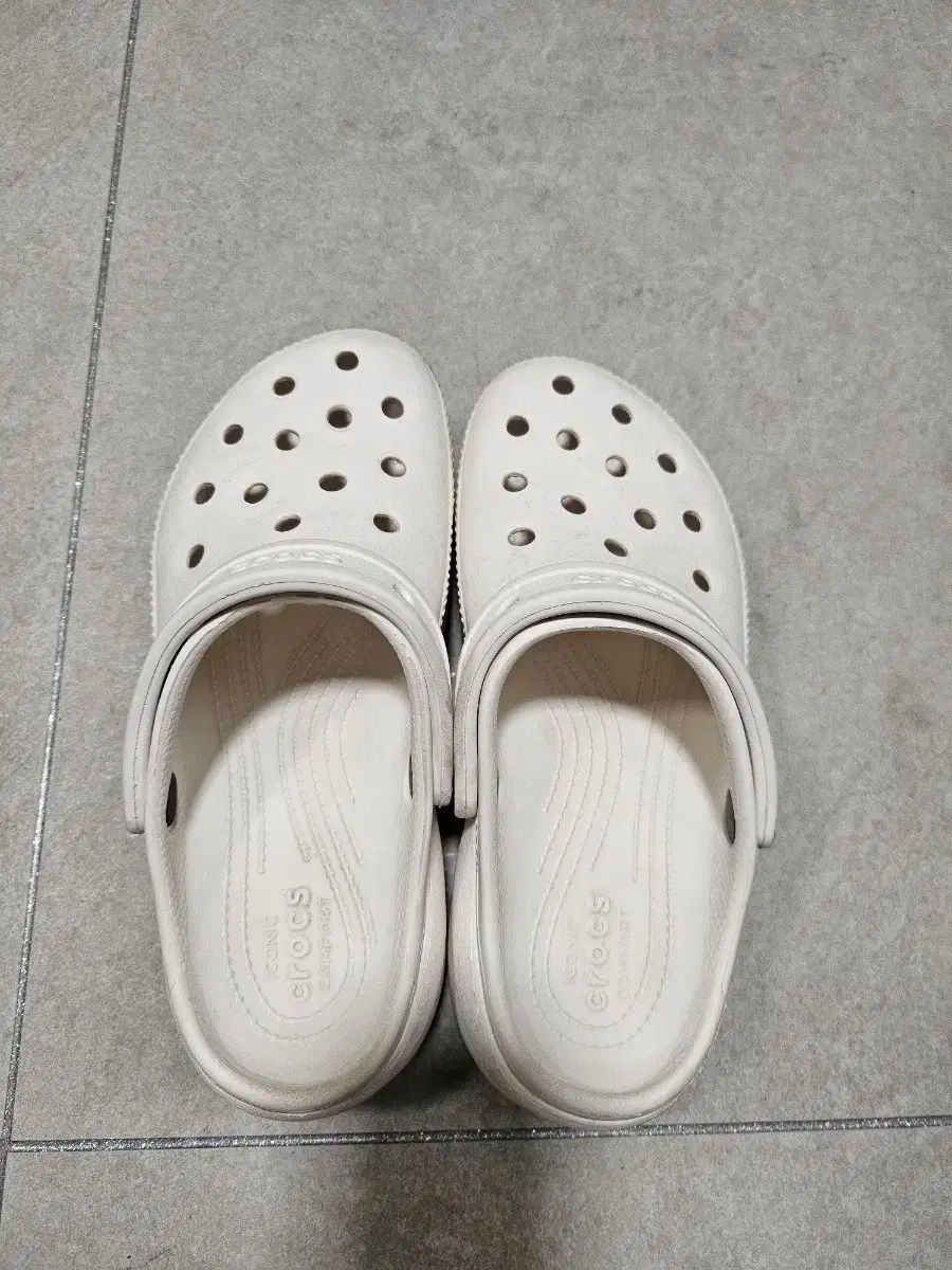 crocs クロックス フラットフォーム klogg クロッグ 白 230