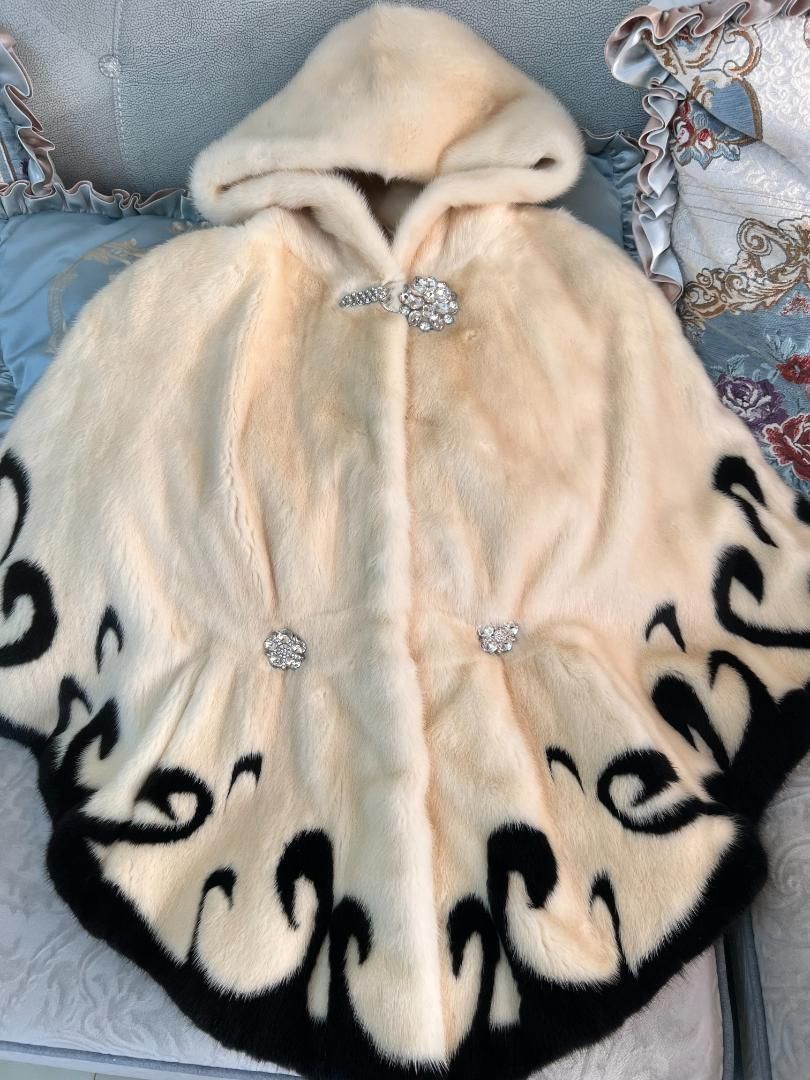 帽子付 優しい雰囲気の大判ミンクファーケープポンチョ毛皮ファー