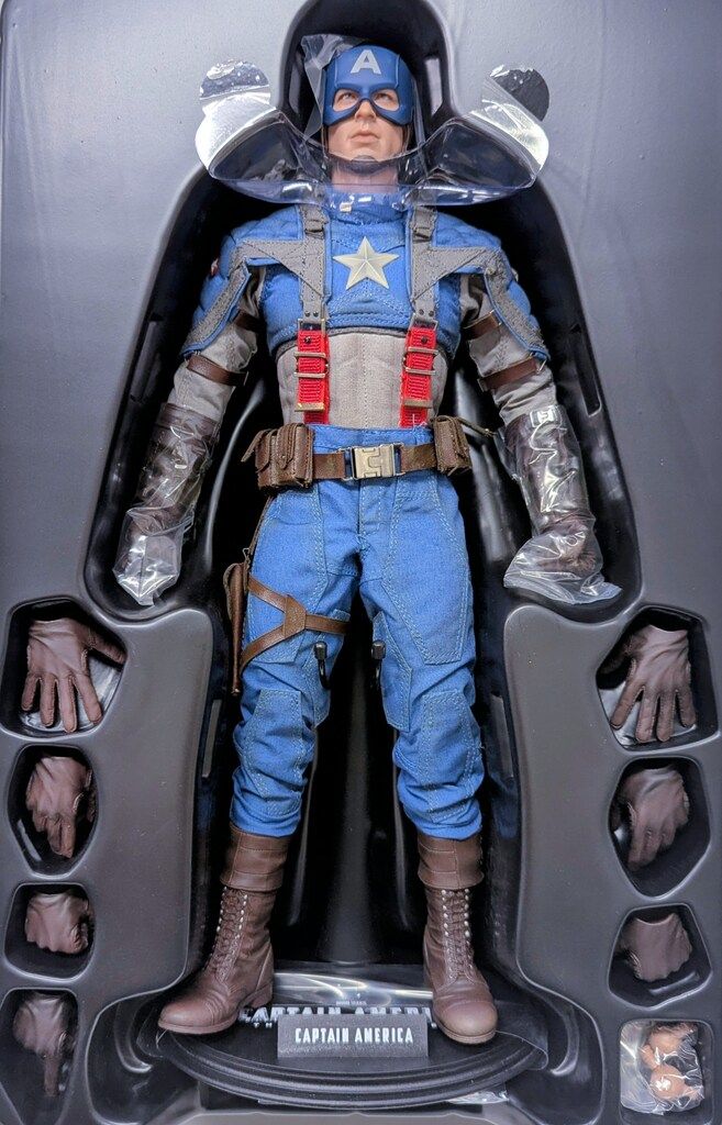 HOT TOYS キャプテン・アメリカ THE FIRST AVENGER Hot Toys Captain america First Avenger - YouTube