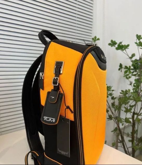 TUMI×MCLAREN 「ヴェロシティ」バックパック オレンジ 373002 - メルカリ