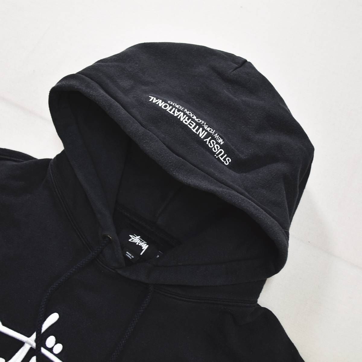 人気サイズ☆ステューシー 刺繍センターロゴ ショーンフォント パーカー XL Size.XL】stussy ステューシー ショーンフォント バックプリント