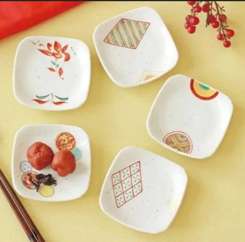 時限SALE》美濃焼 懐石赤絵角小皿 5柄組 ○2711353U - メルカリ