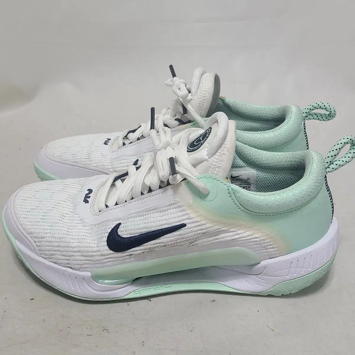 25cm ナイキ　ズームコート　ネクスト　HC テニスシューズ　白 25cm ナイキ ズームコート ネクスト HC テニスシューズ 白