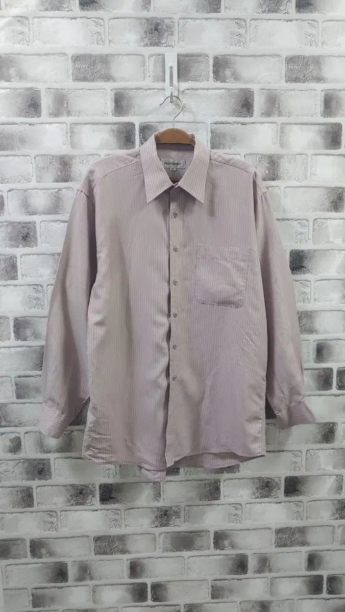 100 YVES SAINT LAURENT(イヴ・サンローラン) シャツ 591