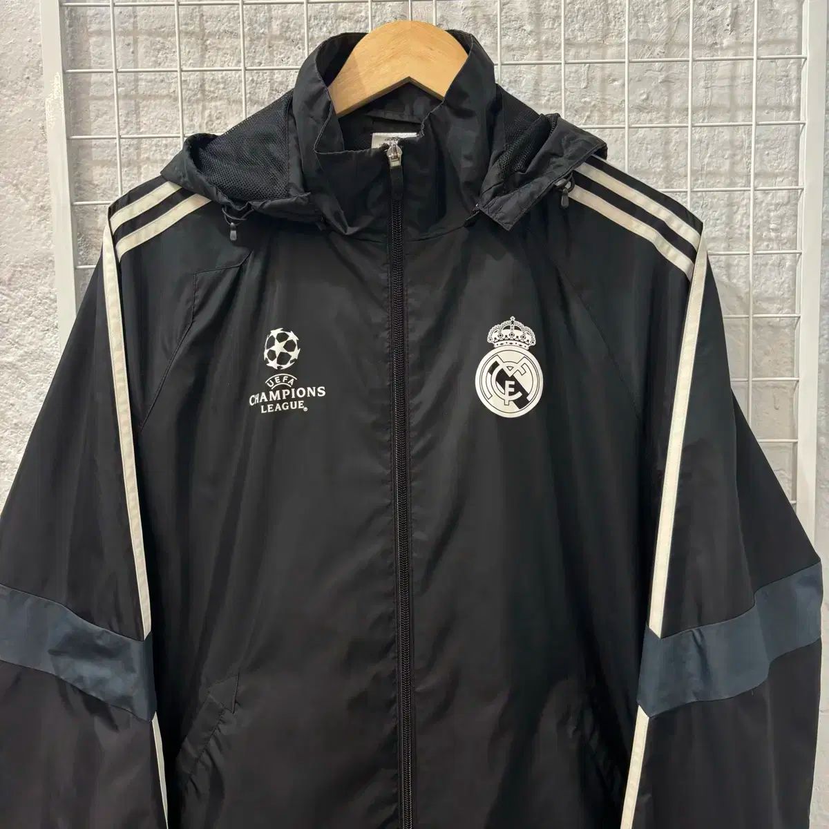 アディダス レアル マドリード チャンピオンズリーグ ジャケット Lサイズ アディダス レアル マドリード チャンピオンズリーグ ジャケット L
