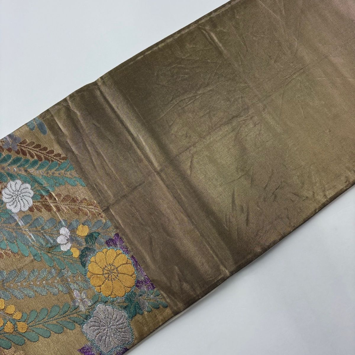 袋帯 美品 秀品 草花 金糸 箔 金色 六通 正絹　成人式振袖帯 袋帯 美品 秀品 七宝 草花 金糸 箔 金色 六通 正絹 【中古