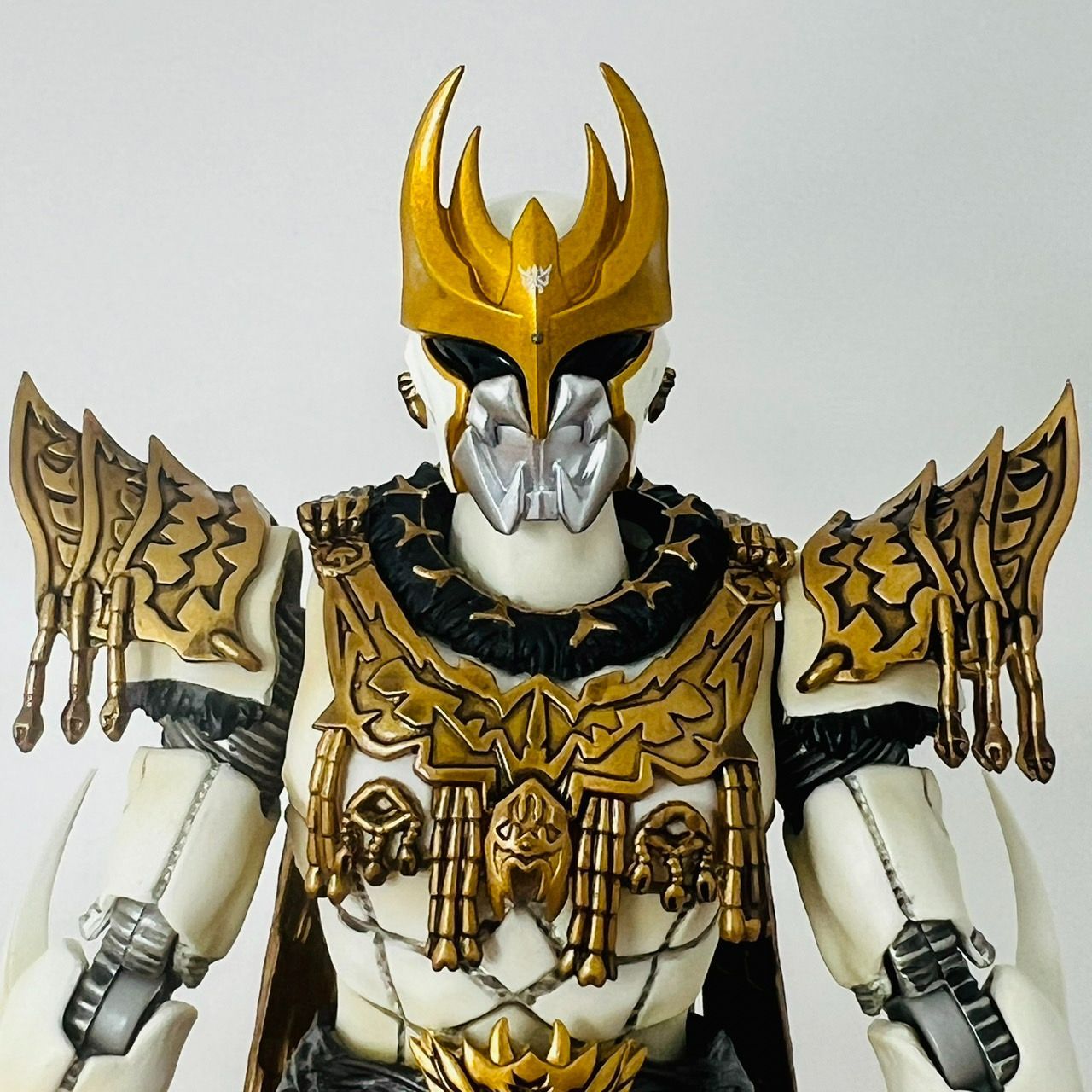 S.H.Fguarts 真骨彫製法 仮面ライダークウガ ン・ダグバ・ゼバ 