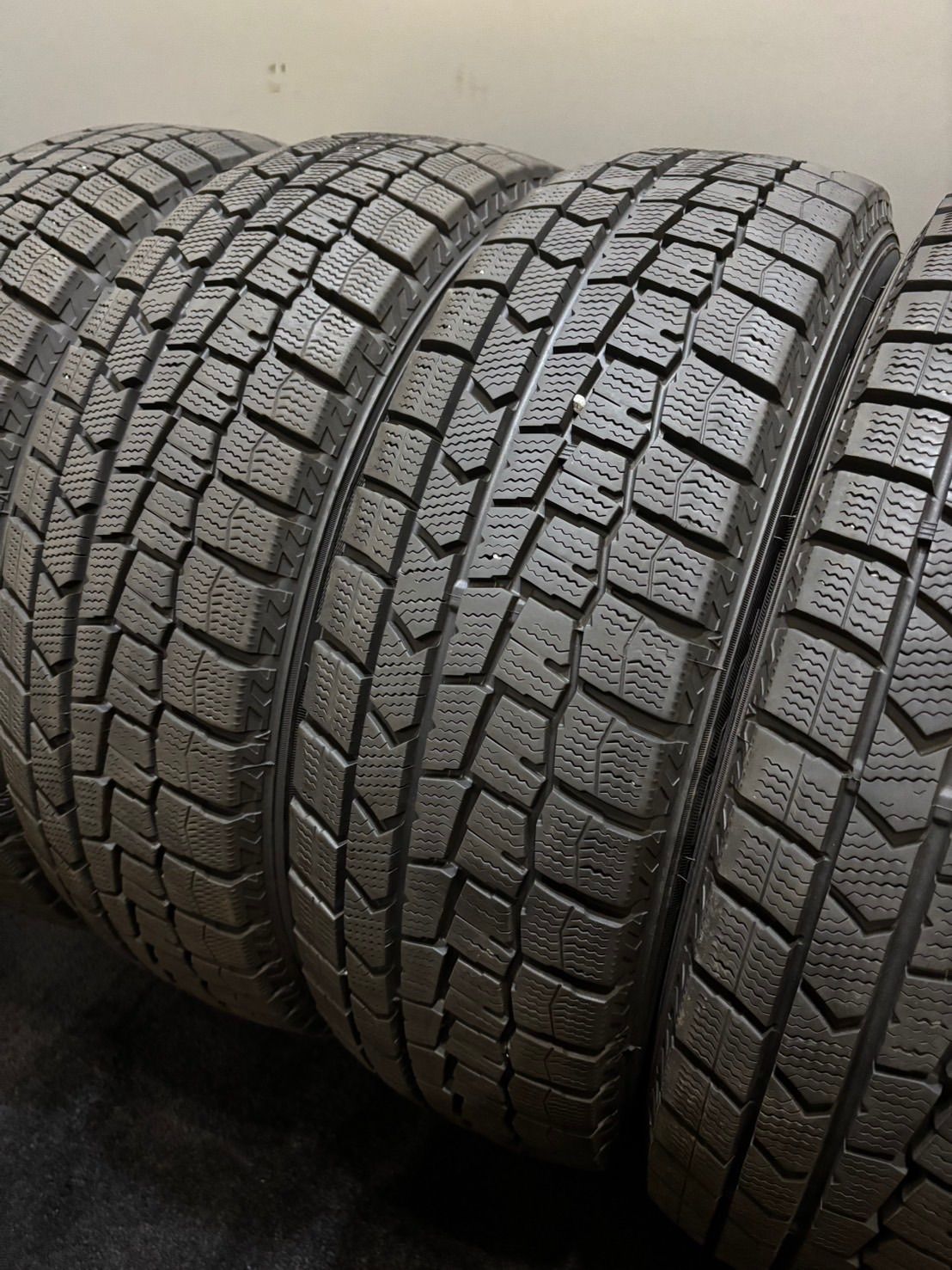 2022年 スタッドレス レアマイスター 215/60R17 ダンロップ バリ溝