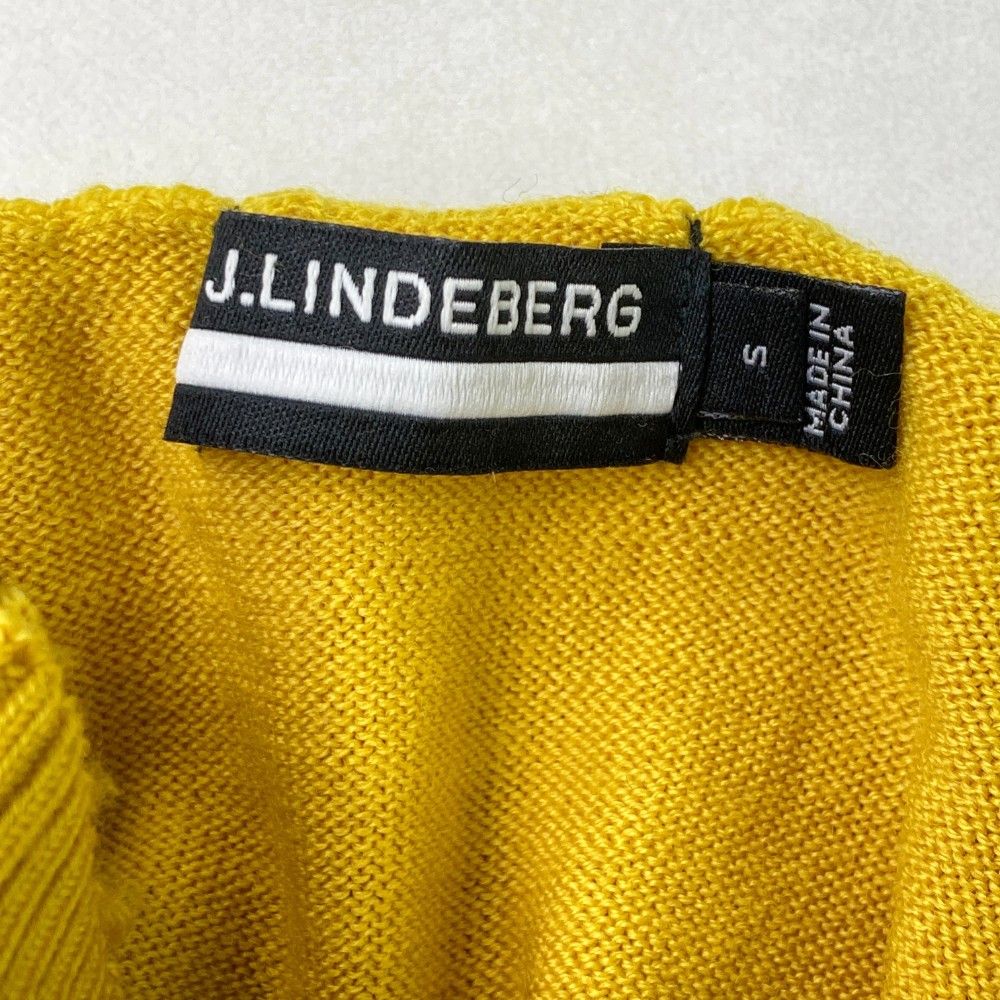 サイズ：S J.LINDEBERG ジェイリンドバーグ  ハイネック 長袖ニットセーター  イエロー系 [240101453615] ゴルフウェア レディース ストスト サイズ：S J.LINDEBERG ジェイリンドバーグ ハイネック 長袖