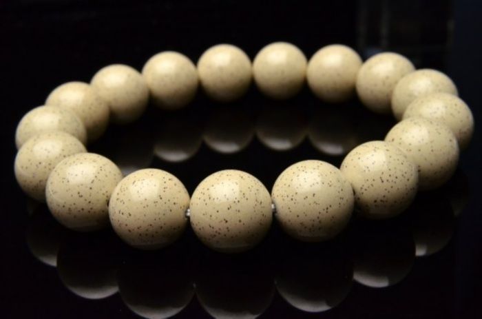 北投石　（ホクトライト）ホワイトカラー　ブレスレット約12　約16cm強 台湾産健康石 北投石＆水晶 64面カット 12mm ブレスレット 1個売り