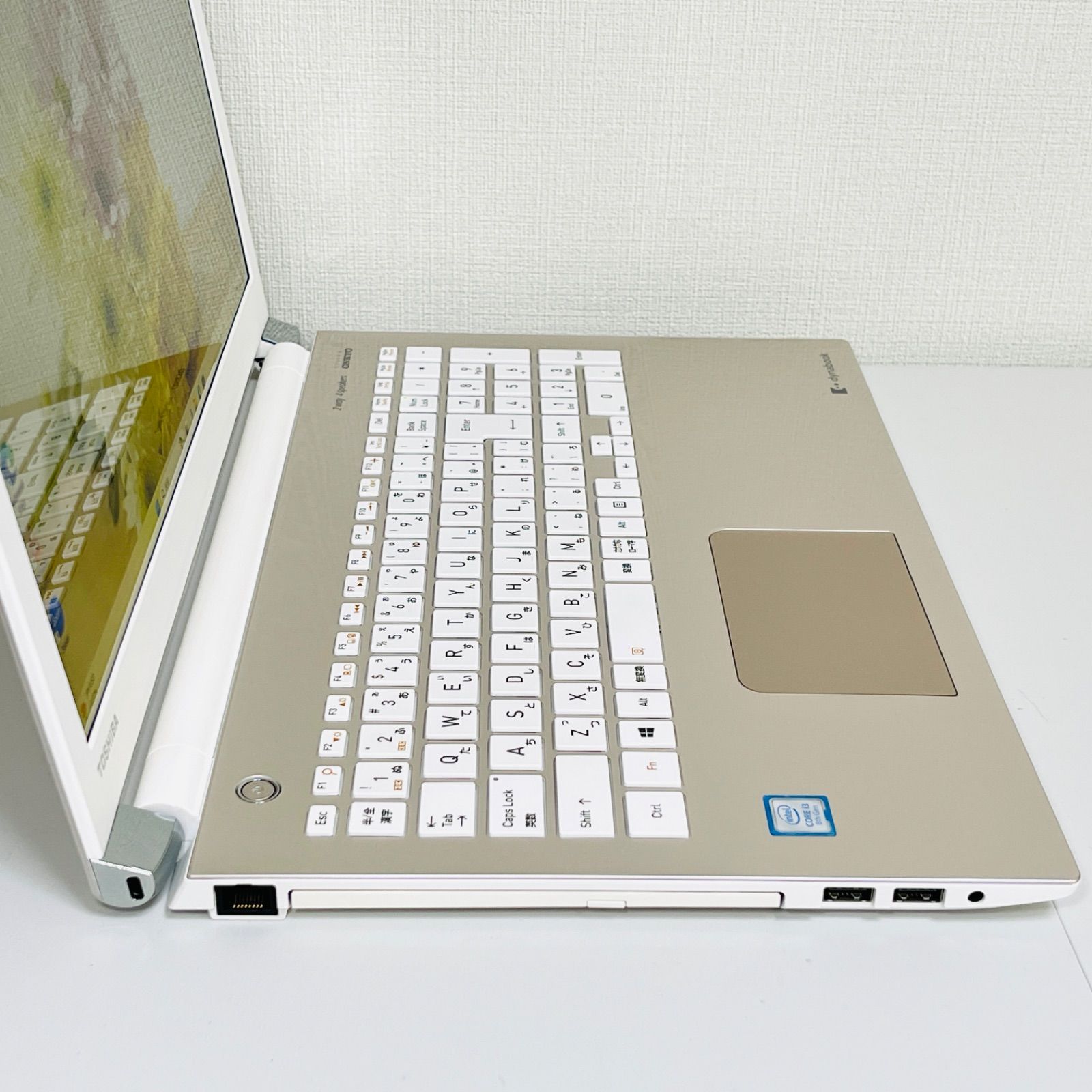 本体美品・SSD新品】Dynabook 白×ゴールド Core i3 SSD256GB メモリ8GB