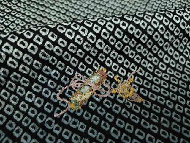 平和屋着物○訪問着 総絞り 刺繍 宝尽くし花文 暈し染め 黒地 金糸