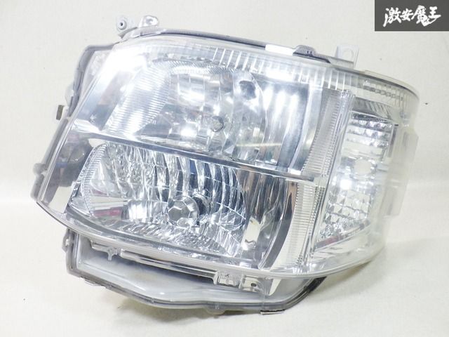 ☆点灯確認済☆ トヨタ 純正 200系 ハイエース 3型 HID ヘッド