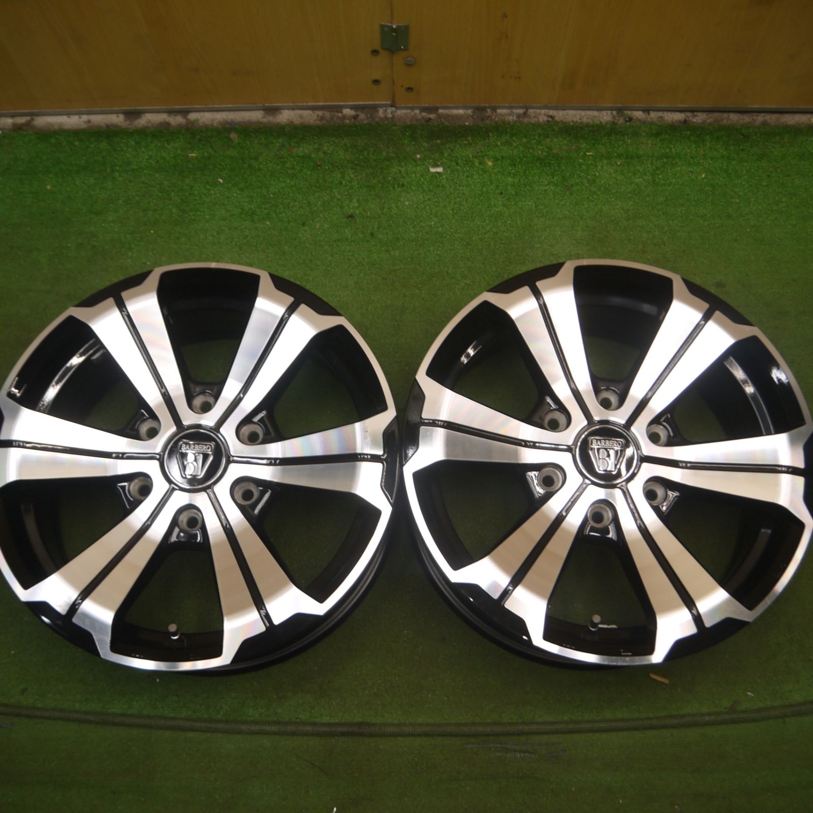 *送料無料* キレイBARBERO バルベロ クリムソン ホイール 17インチ 17×6.5J PCD139.7/6H ハイエース 等4061801Hホ