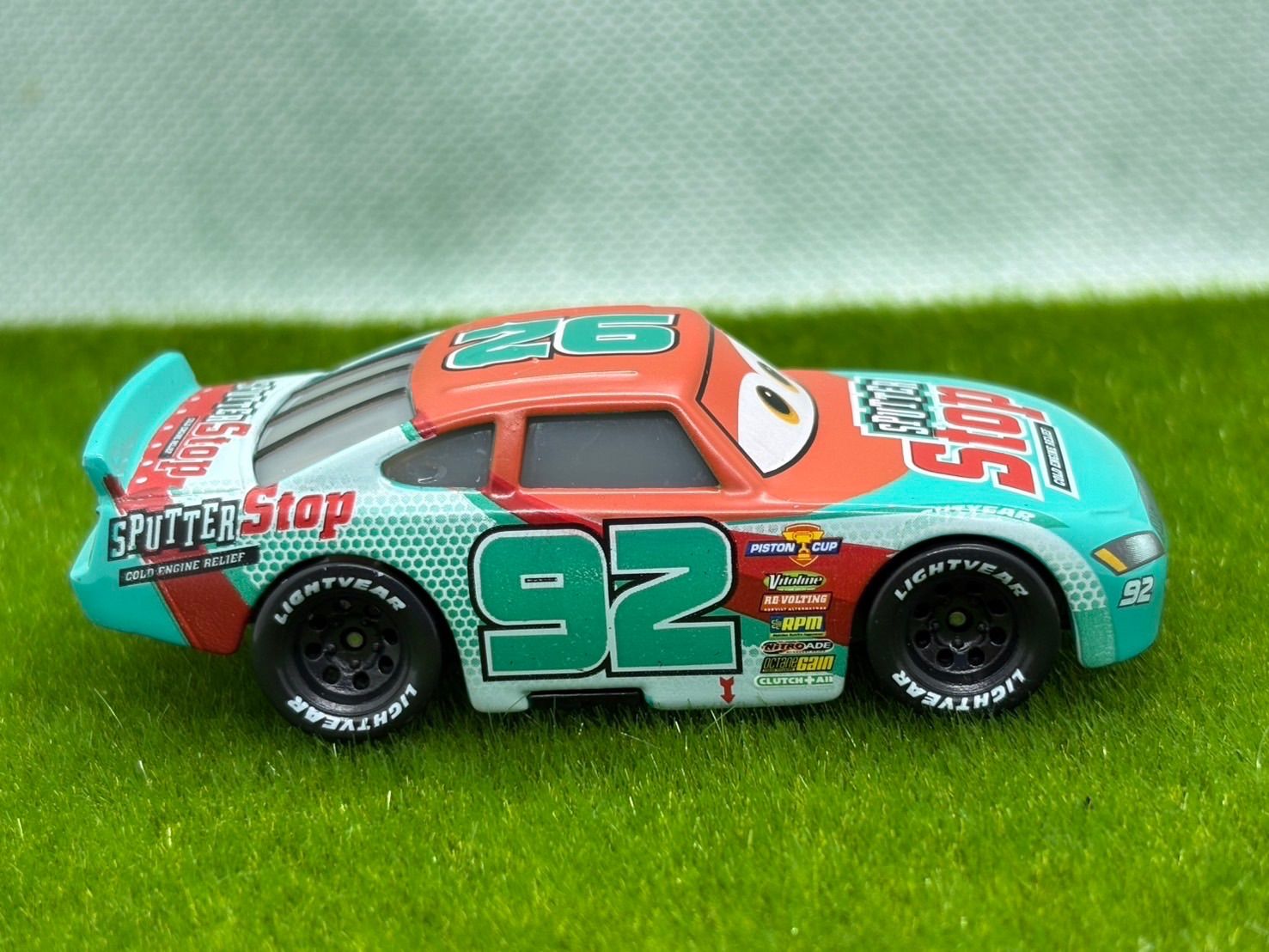 ピストンカップ　カーズ　新品未使用 新品カーズ ミニカー ピストンカップレースカー 14台セット