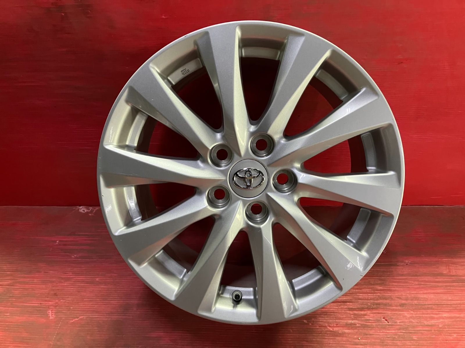 ●50カムリ トヨタ純正　17インチ 7J +45 114.3/5H クラウンロイヤル マジェスタ などトヨタ車用に！● 程度良好品トヨタ 50 カムリ 純正 17in 7J +45 PCD114.3 4本