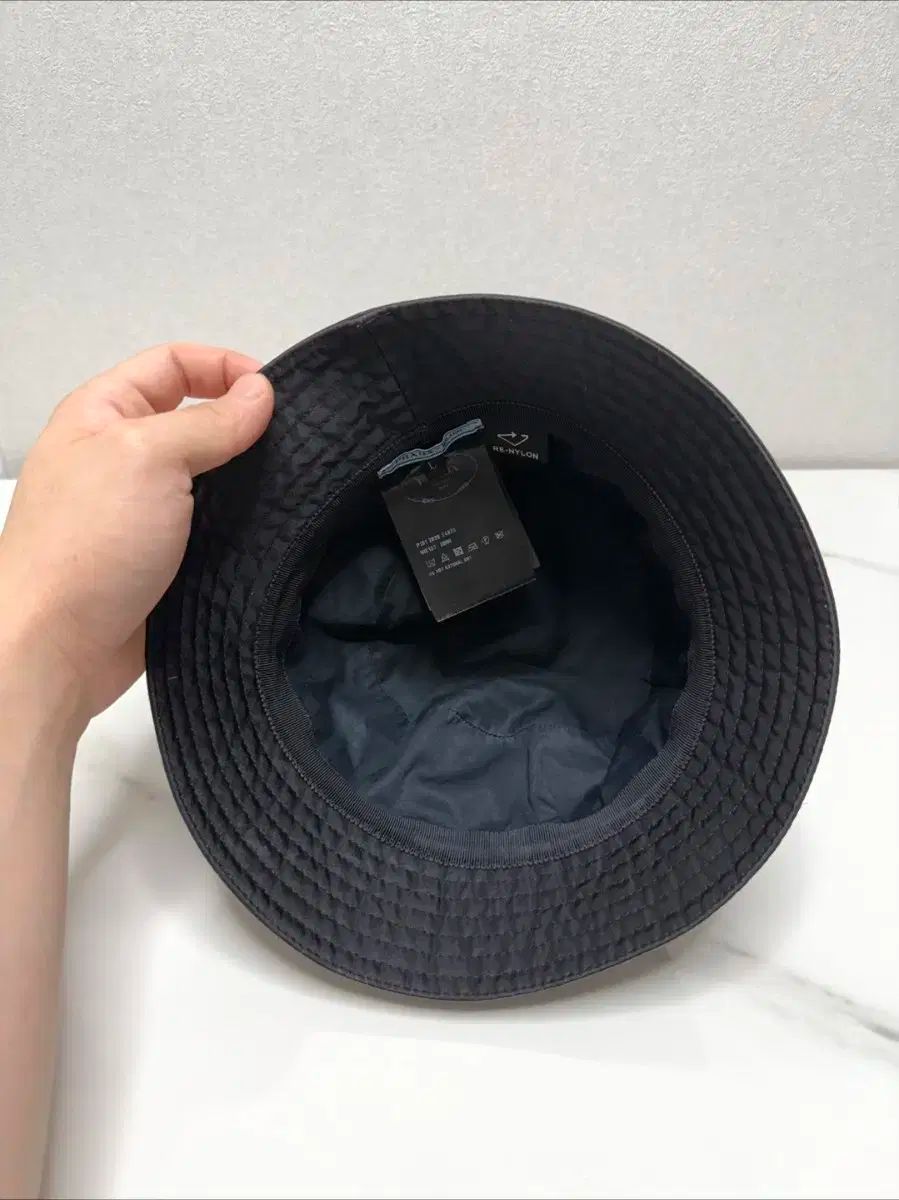 【確実正規品】PRADA ナイロンバケットハット　美品　Lサイズ 楽天市場】prada バケットハット lの通販