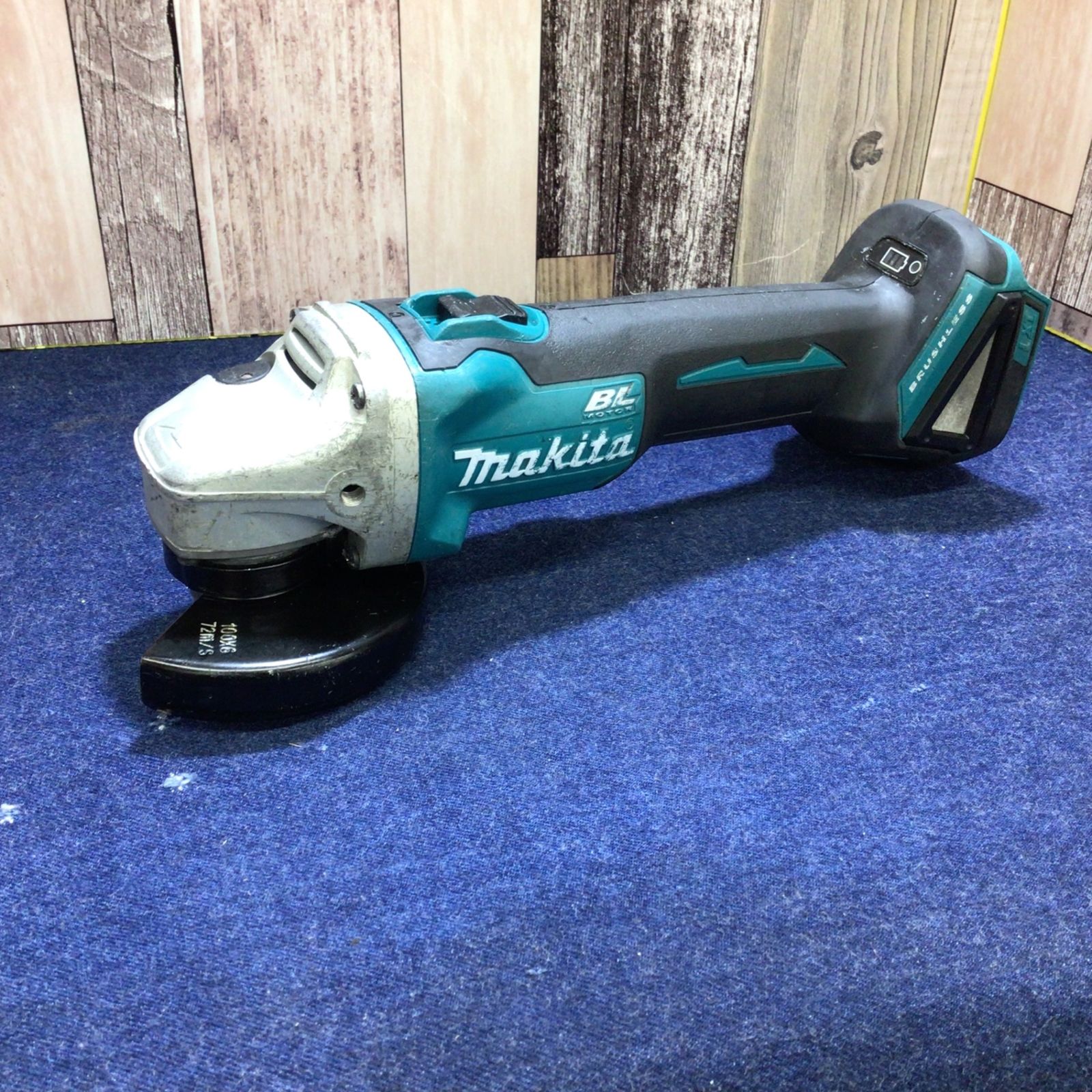 マキタ(makita) 100mmコードレスディスクグラインダ GA404DZN【八潮店】