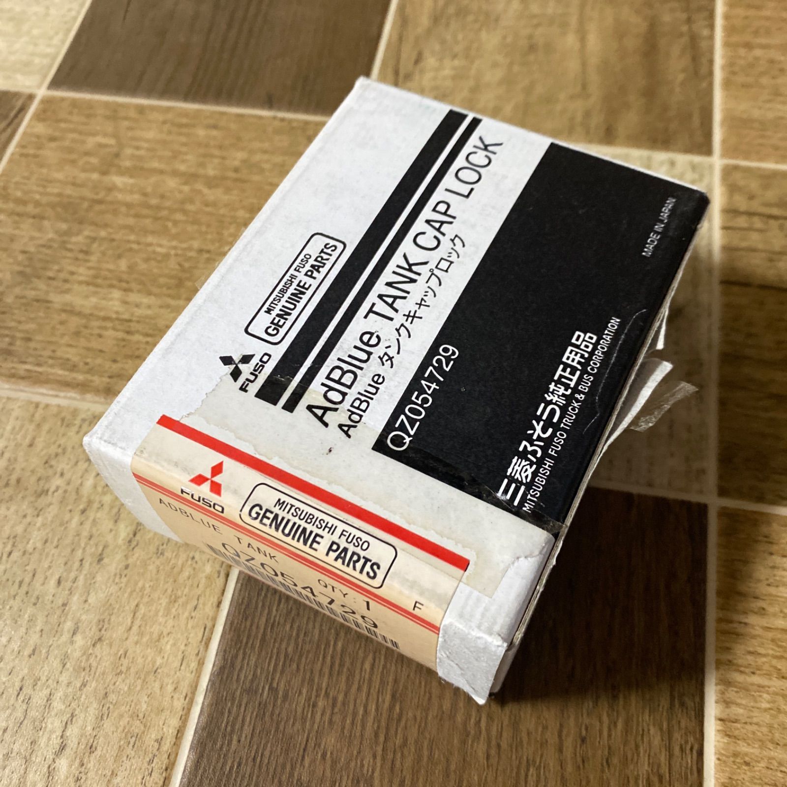 三菱ふそう アドブルー タンクキャップロック QZ054729