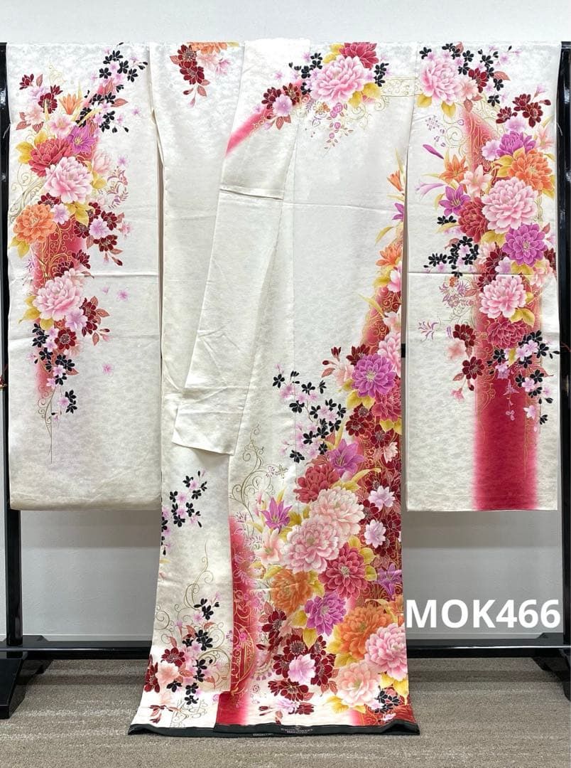 振袖 仮絵羽 銀通し ラメ刺繍 金彩 紋意匠 牡丹 正絹 未仕立て品