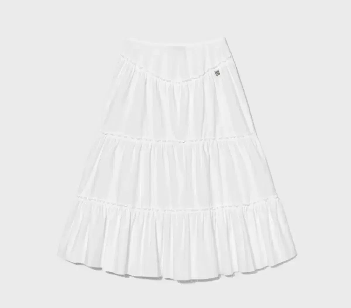 GLOWNY ティアードスカート ホワイトjennie着用 GLOWNY ティアードスカート ホワイトjennie着用