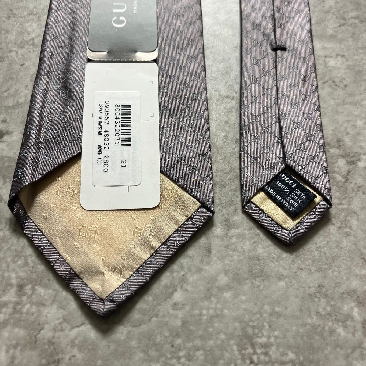 未使用品タグ付 GUCCI グッチ ネクタイ GG柄 ドット シルバー
