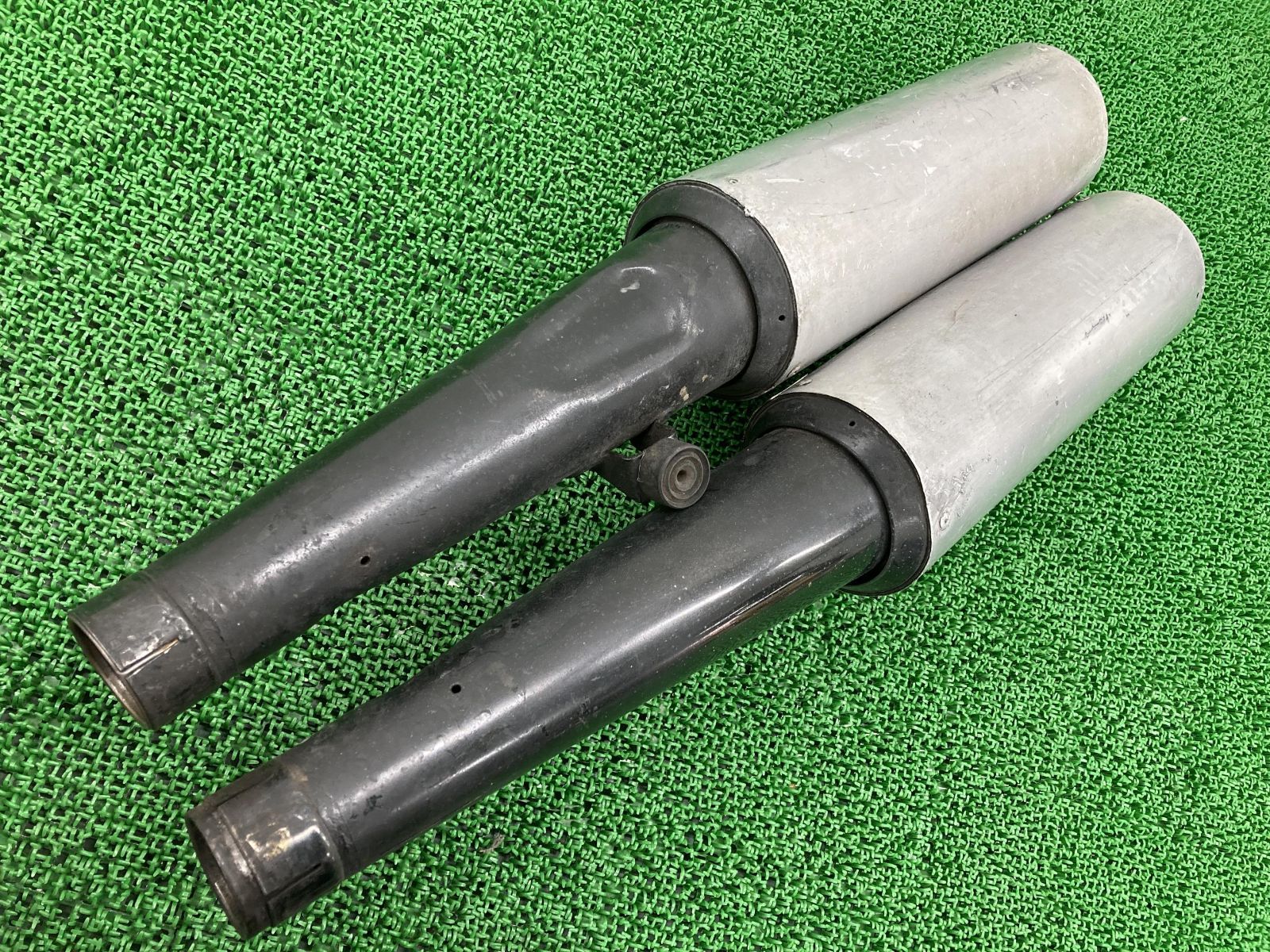 GPZ1000RX ステップホルダー 左 986L カワサキ 純正 割れ無し