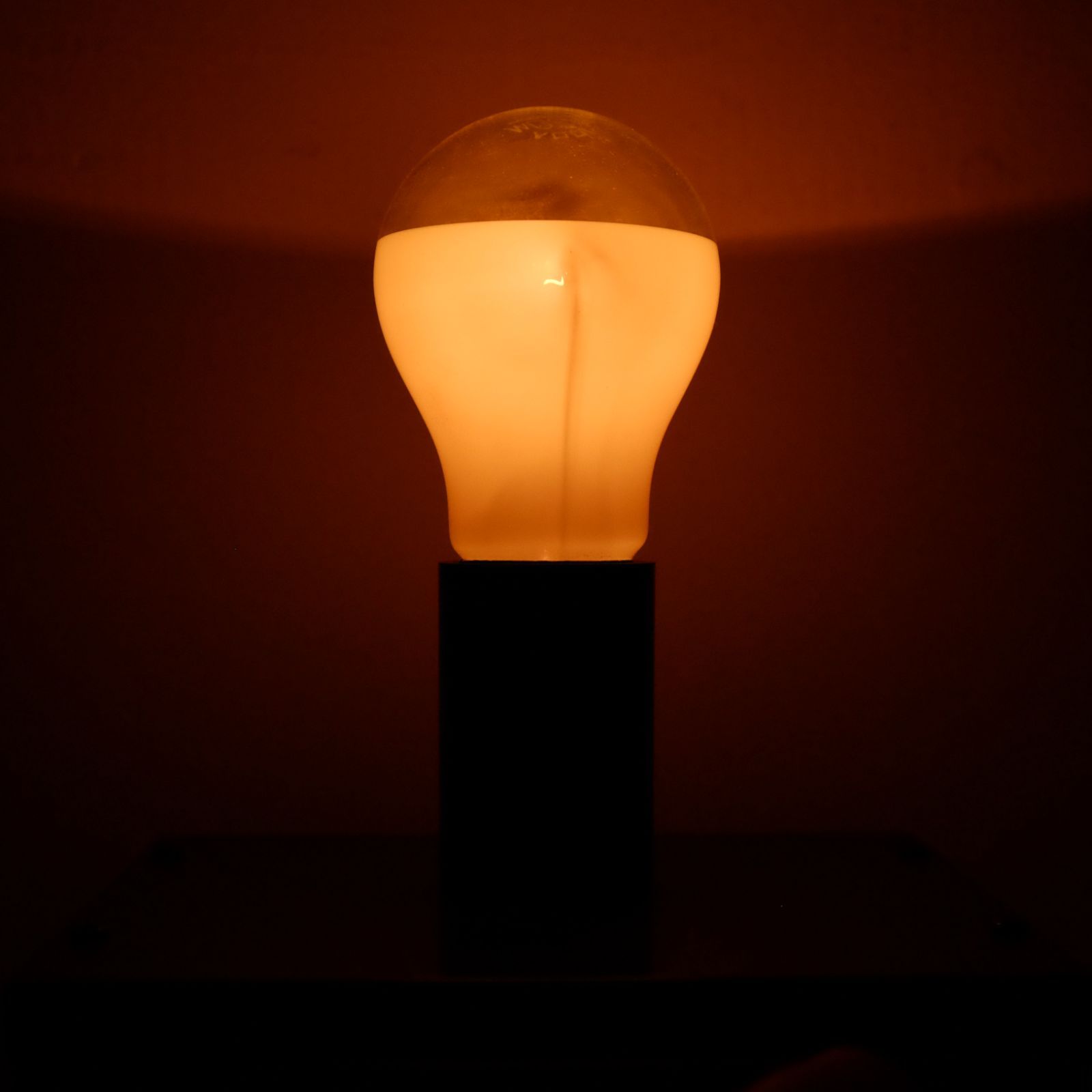 TOSHIBA 白熱電球 20ワット EFP20EN 2本入り Amazon | TOSHIBA コンパクト蛍光ランプ ネオコンパクト 20W