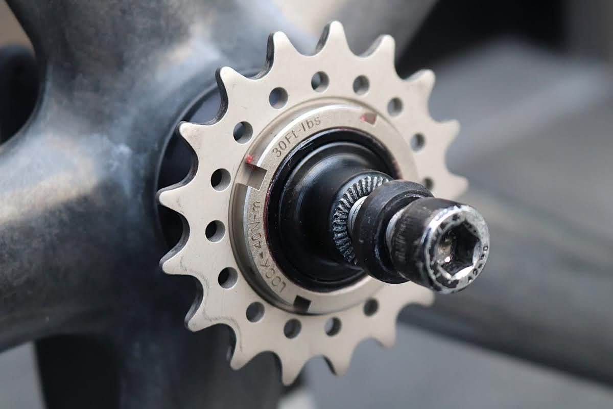 エアロスポーク 5バトンホイール リア カーボン ブラックインク BLACK FIVE 5本バトンスポークのディスク