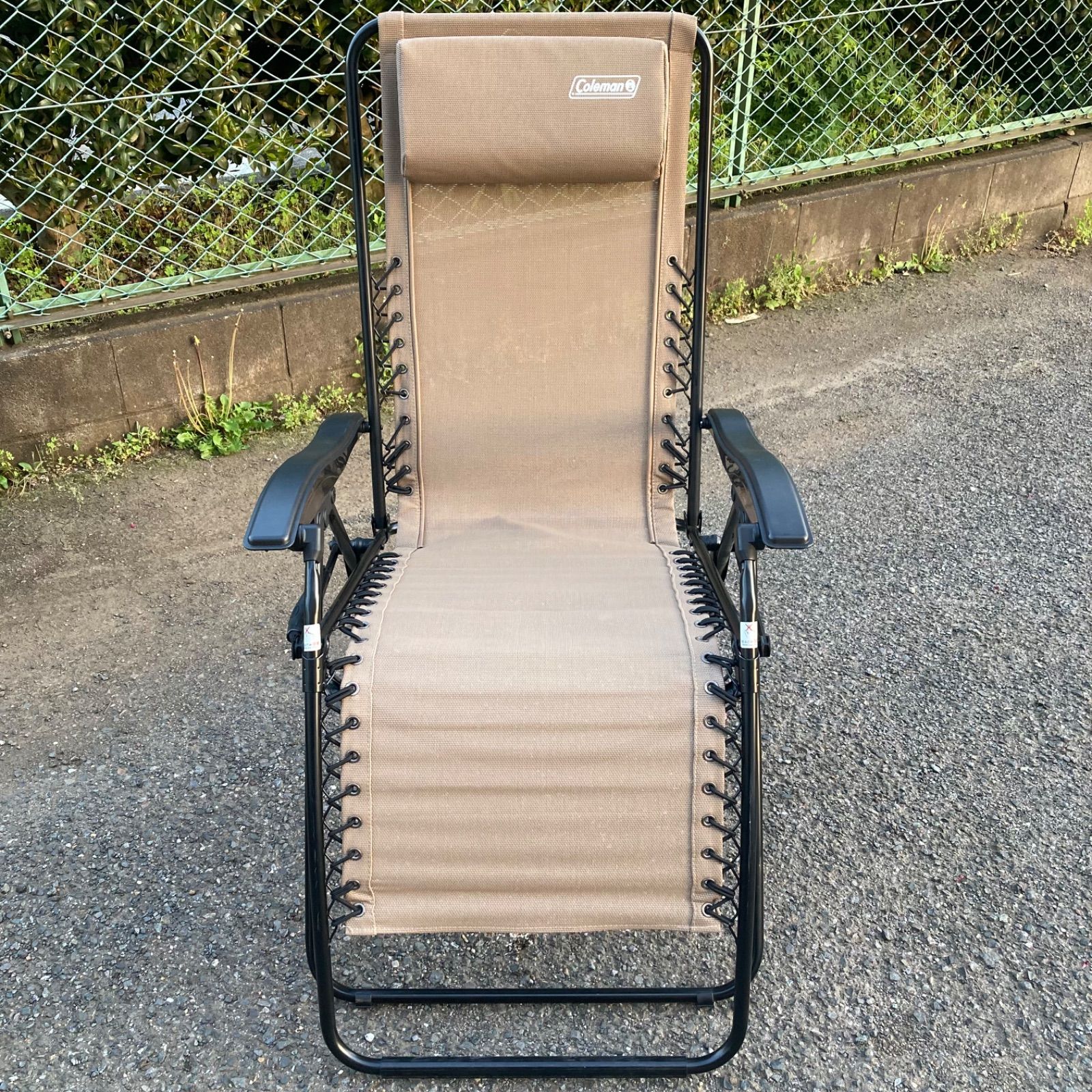 ベージュ