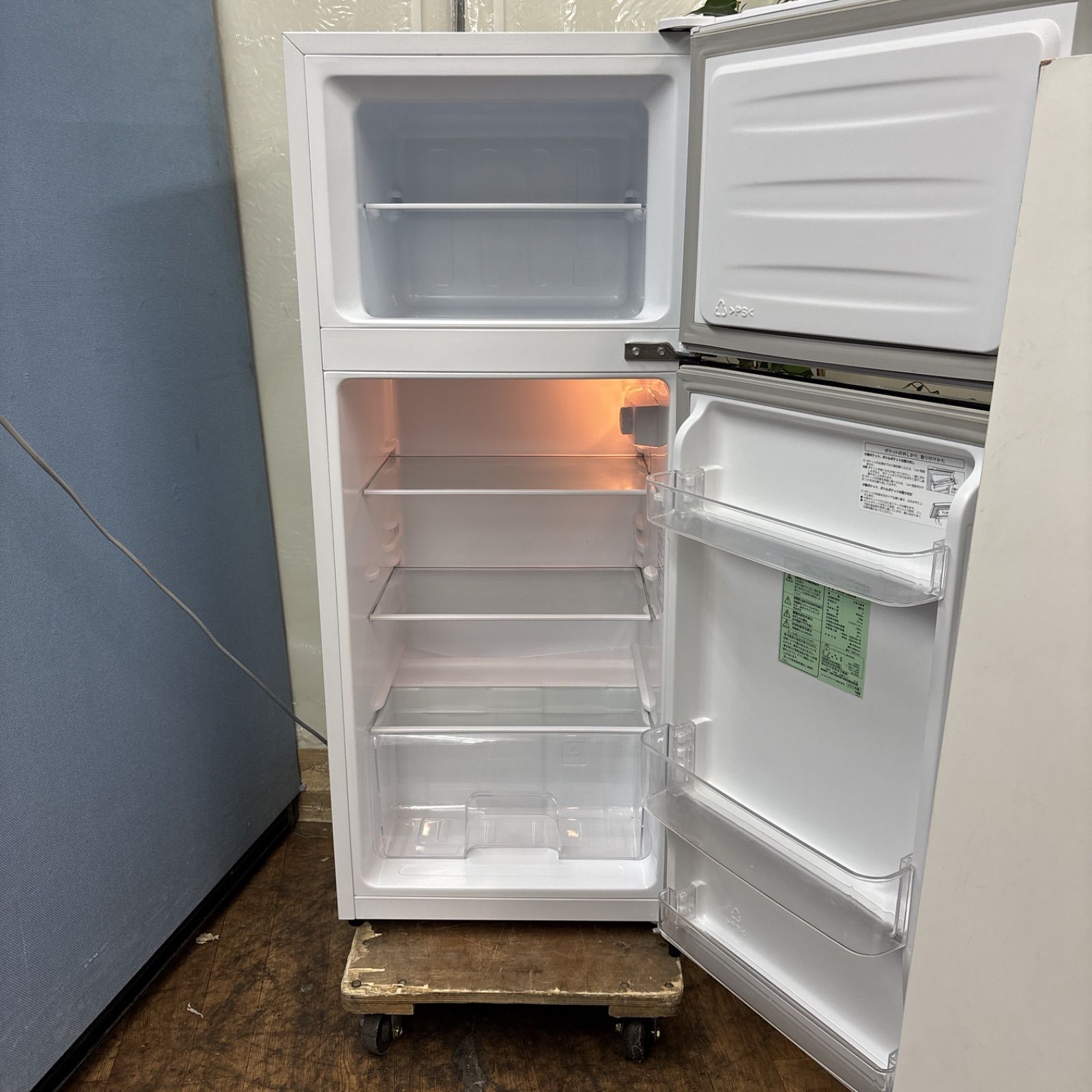 Hisense ピンク冷蔵庫 3段棚付き Hisense ハイセンス 1人暮らし向け冷蔵庫 18年製 ピンク 買取 他多数